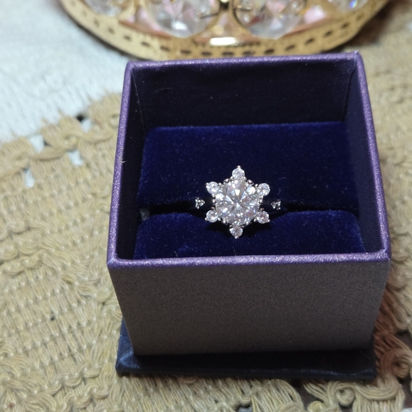 Moissanite Diamond Silver Snowflake Ring Sz 7 - Picture 1 of 9